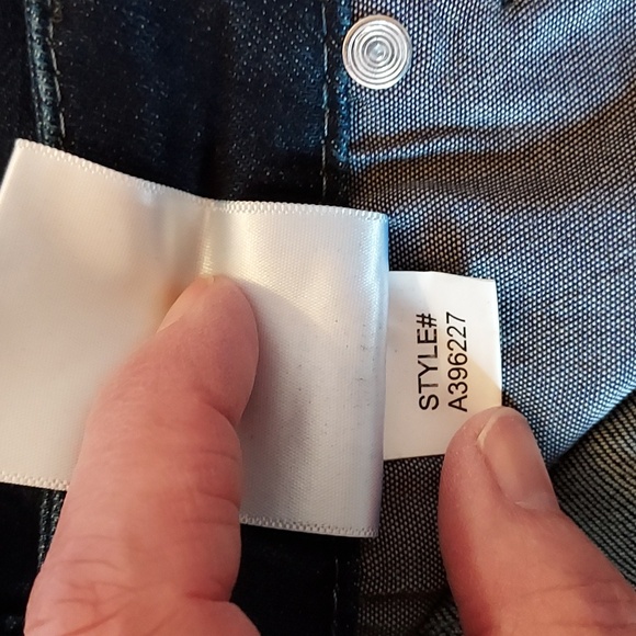 Laurie Felt Women's Shorts Daisy Denim Bermuda Shorts High Waist Cuffed … - Picture 16 of 16